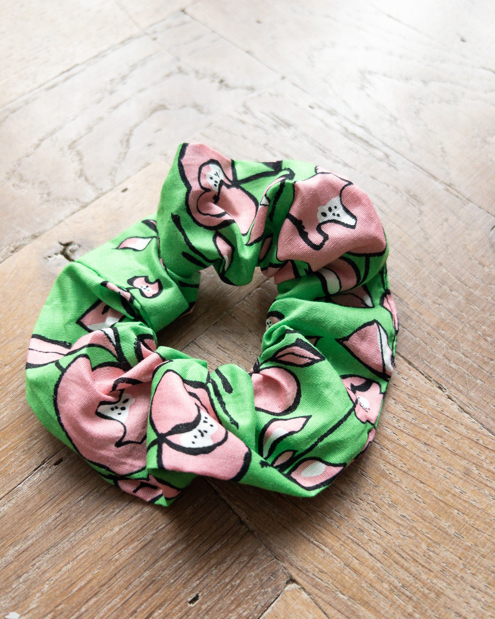 Scrunchie pink/green roses
