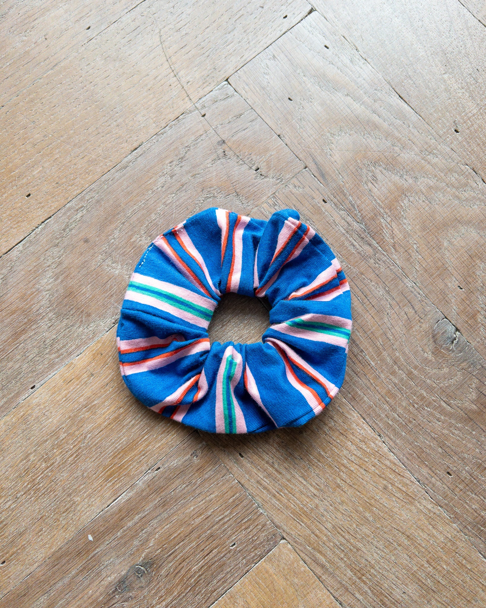 Scrunchie blue stripes