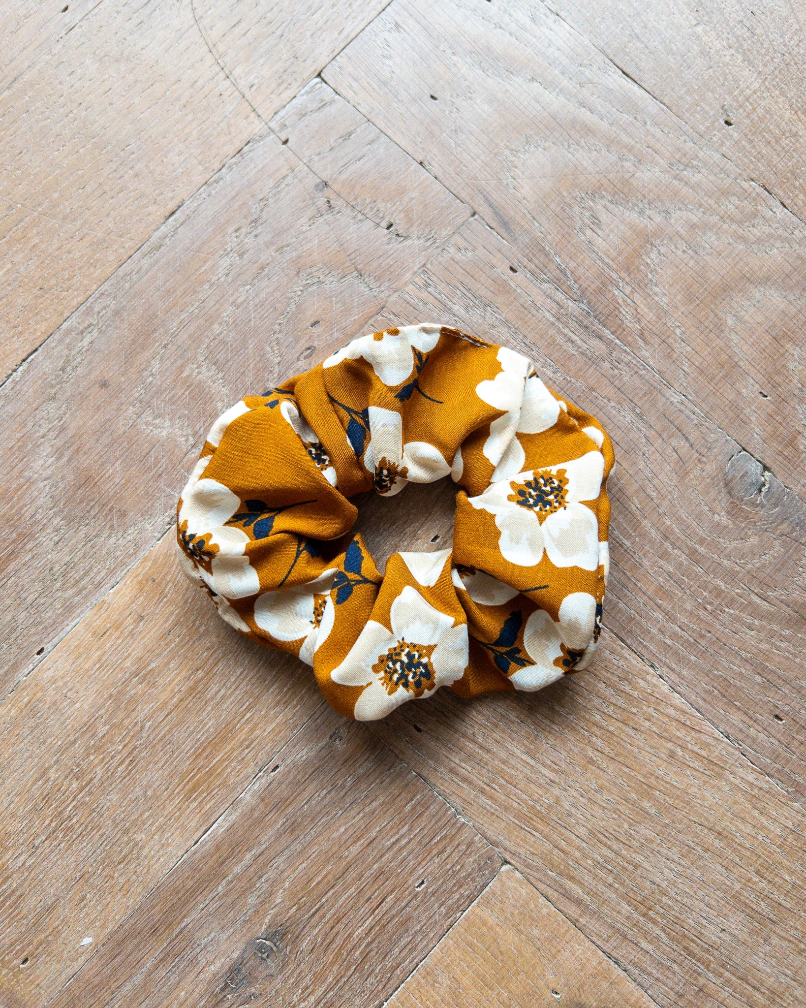 Scrunchie oker flowers