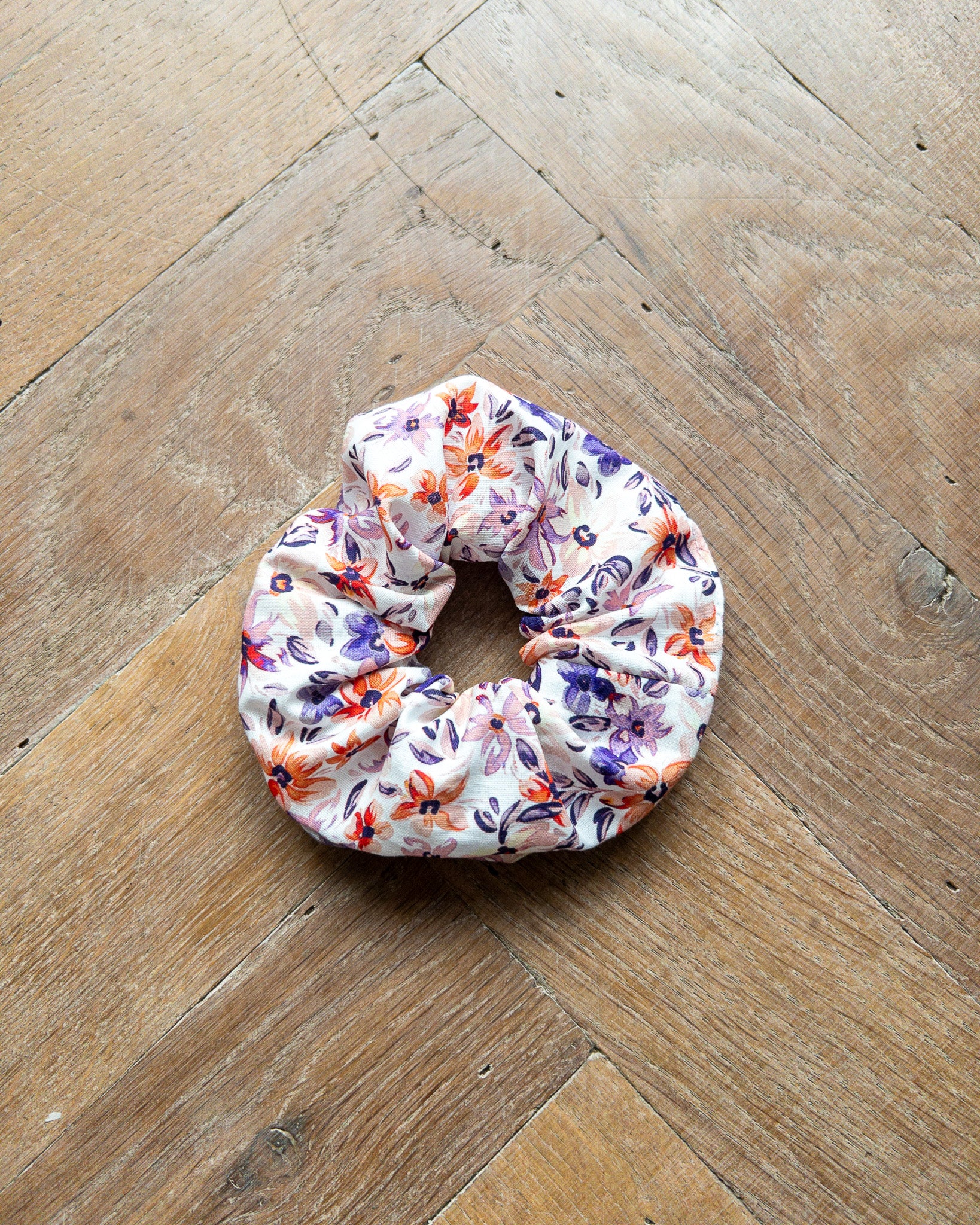 Scrunchie purple flowers