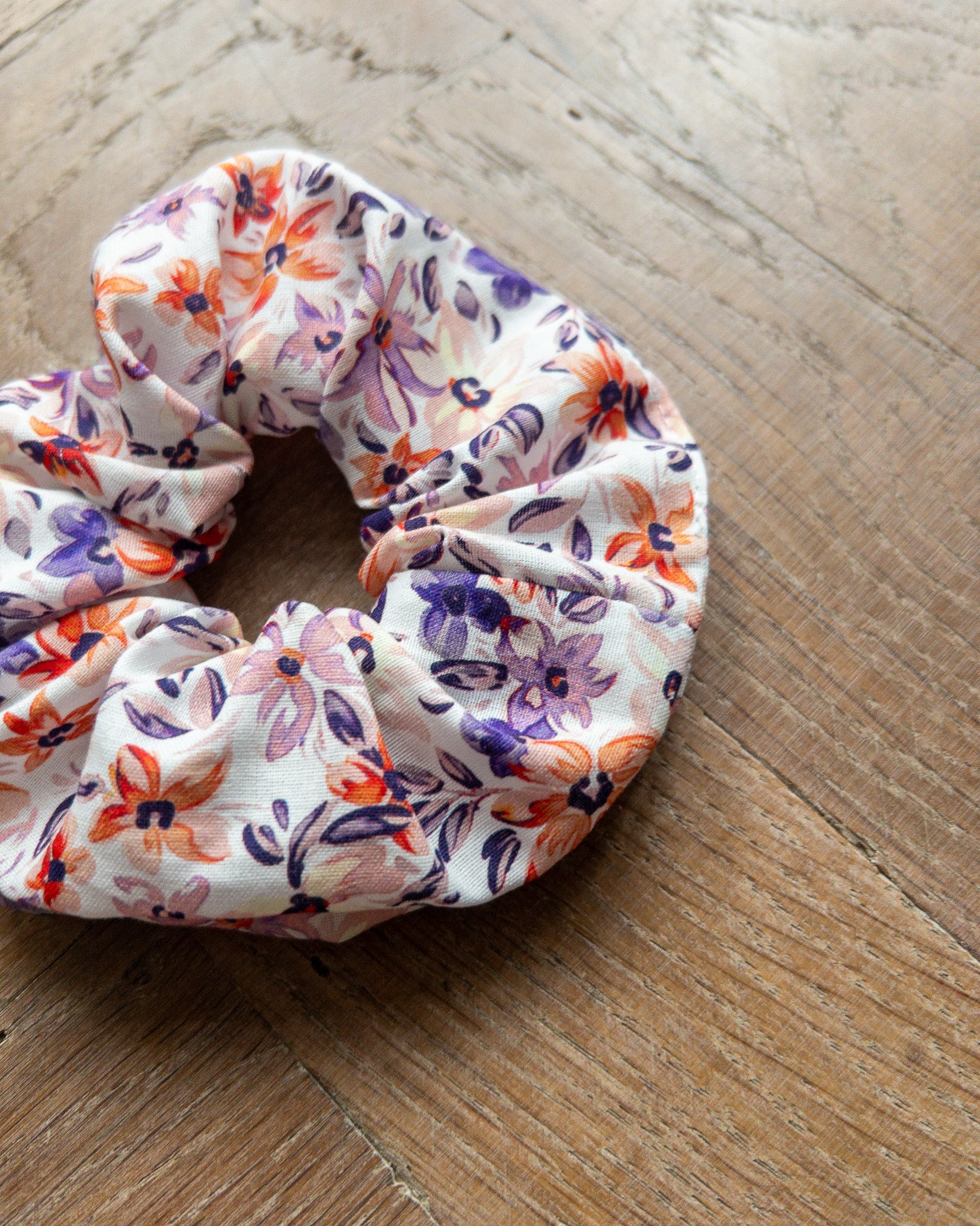 Scrunchie purple flowers