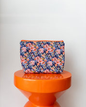 Projectbag/toilettas midi | Blauw/koraal bloemen
