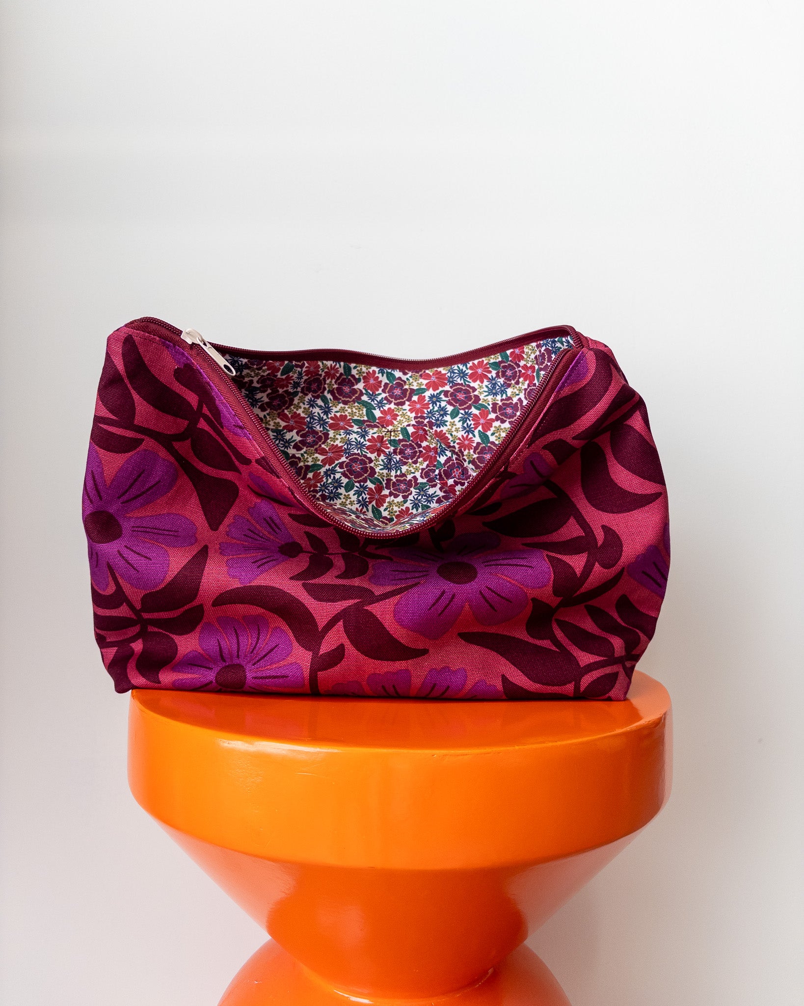 Projectbag XL met vakken | Bordeaux flowers