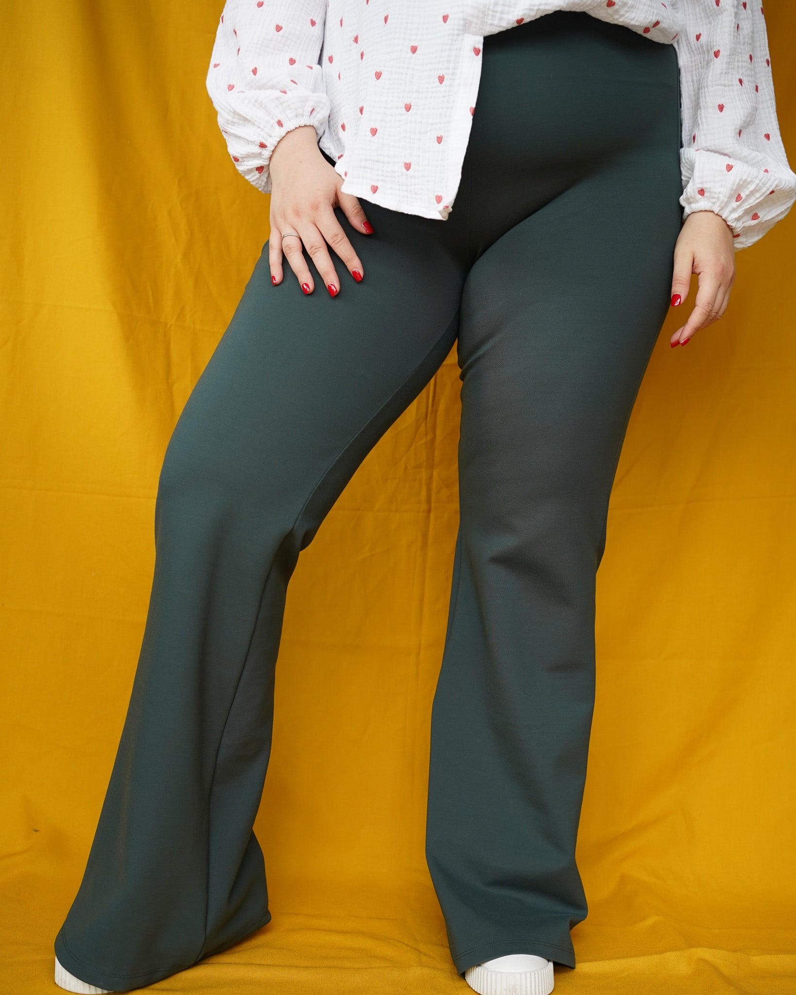 Noor (grijsgroen) Flared pants