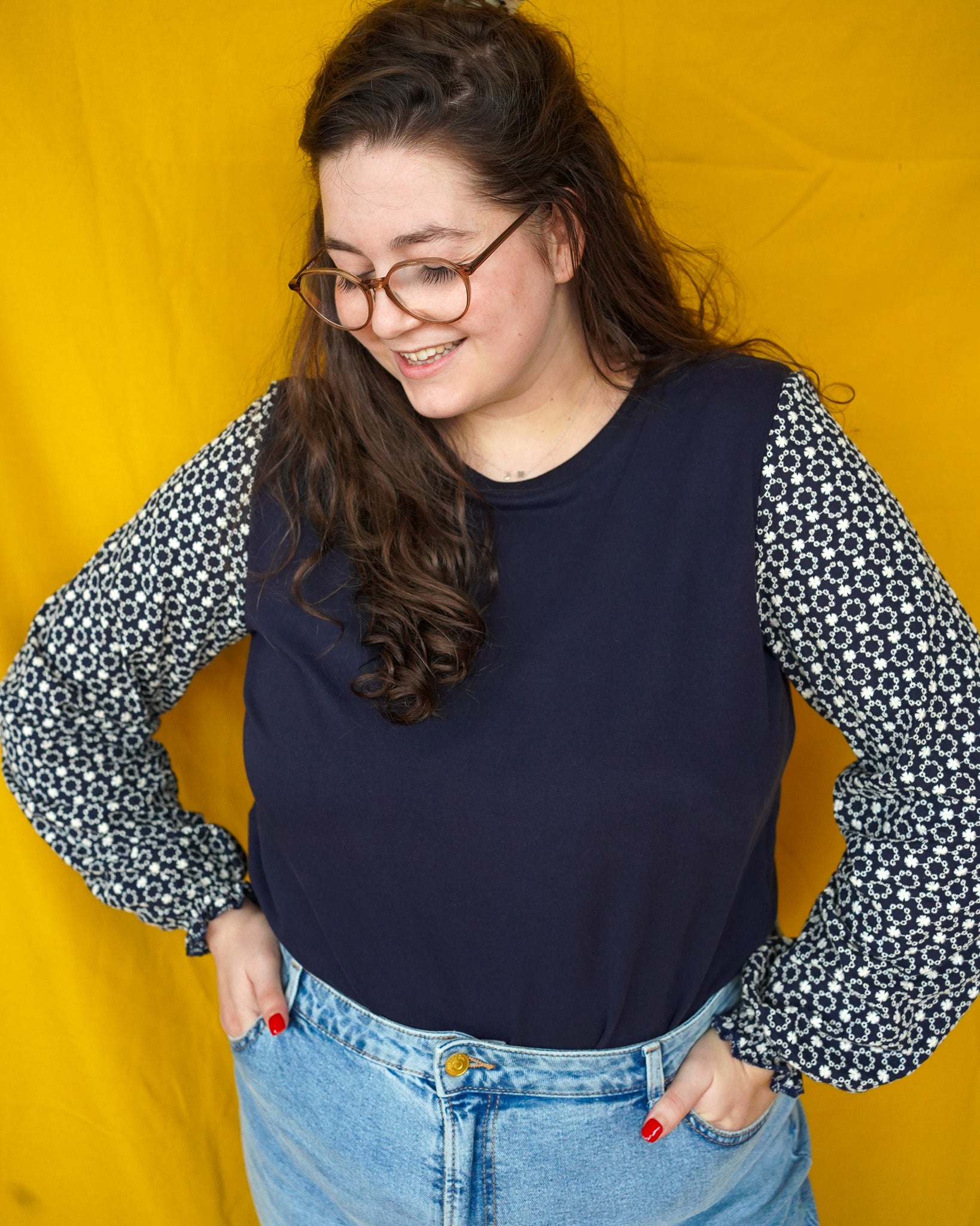 Vicky broderie navy top