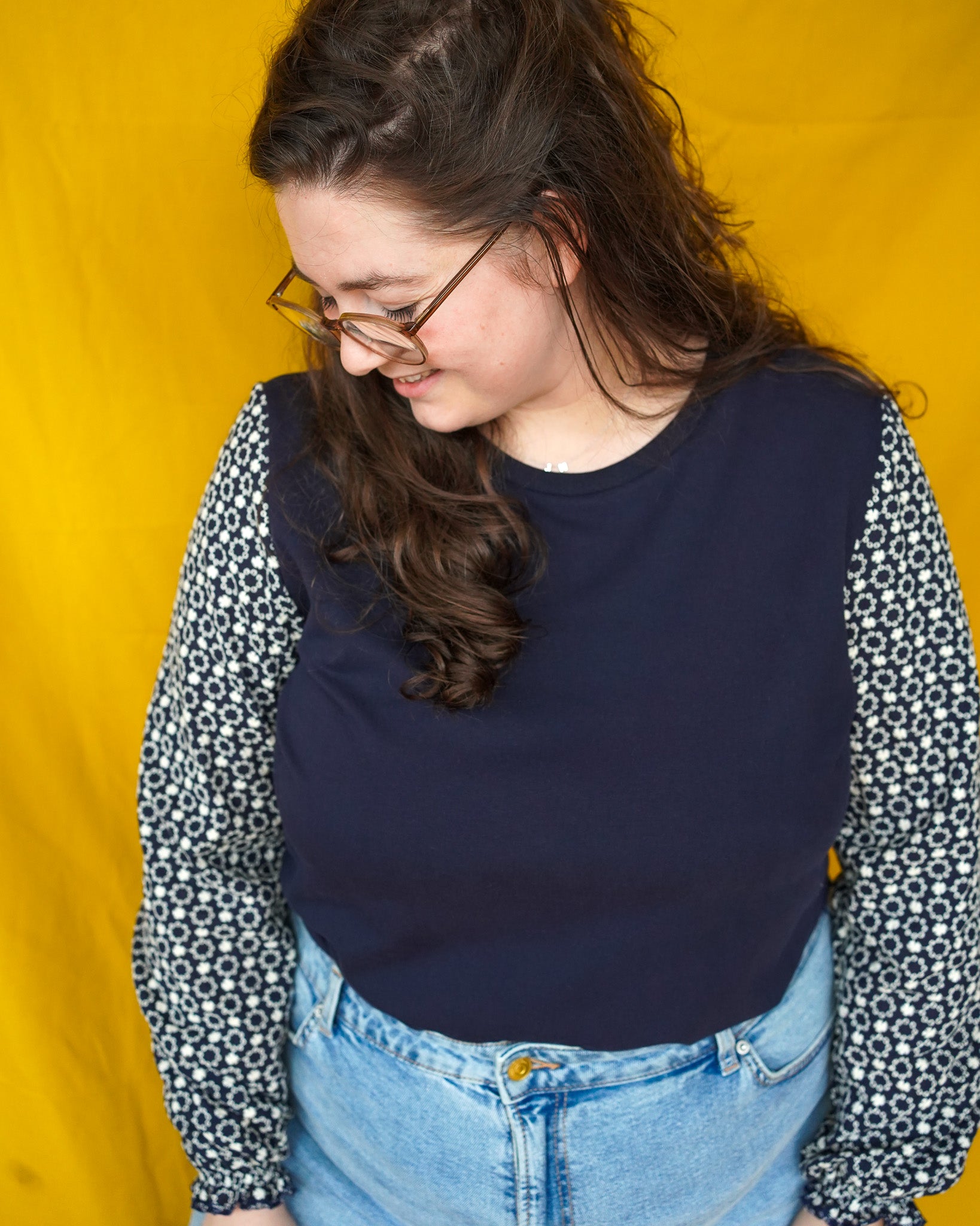Vicky broderie navy top