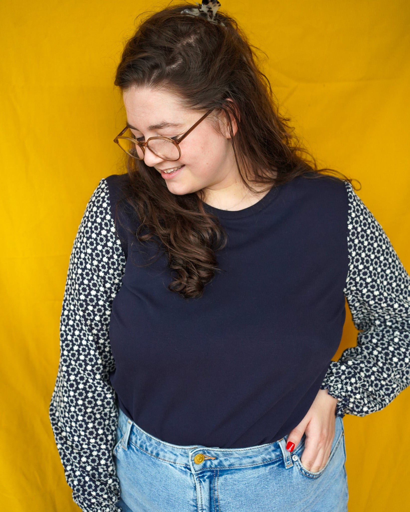 Vicky broderie navy top