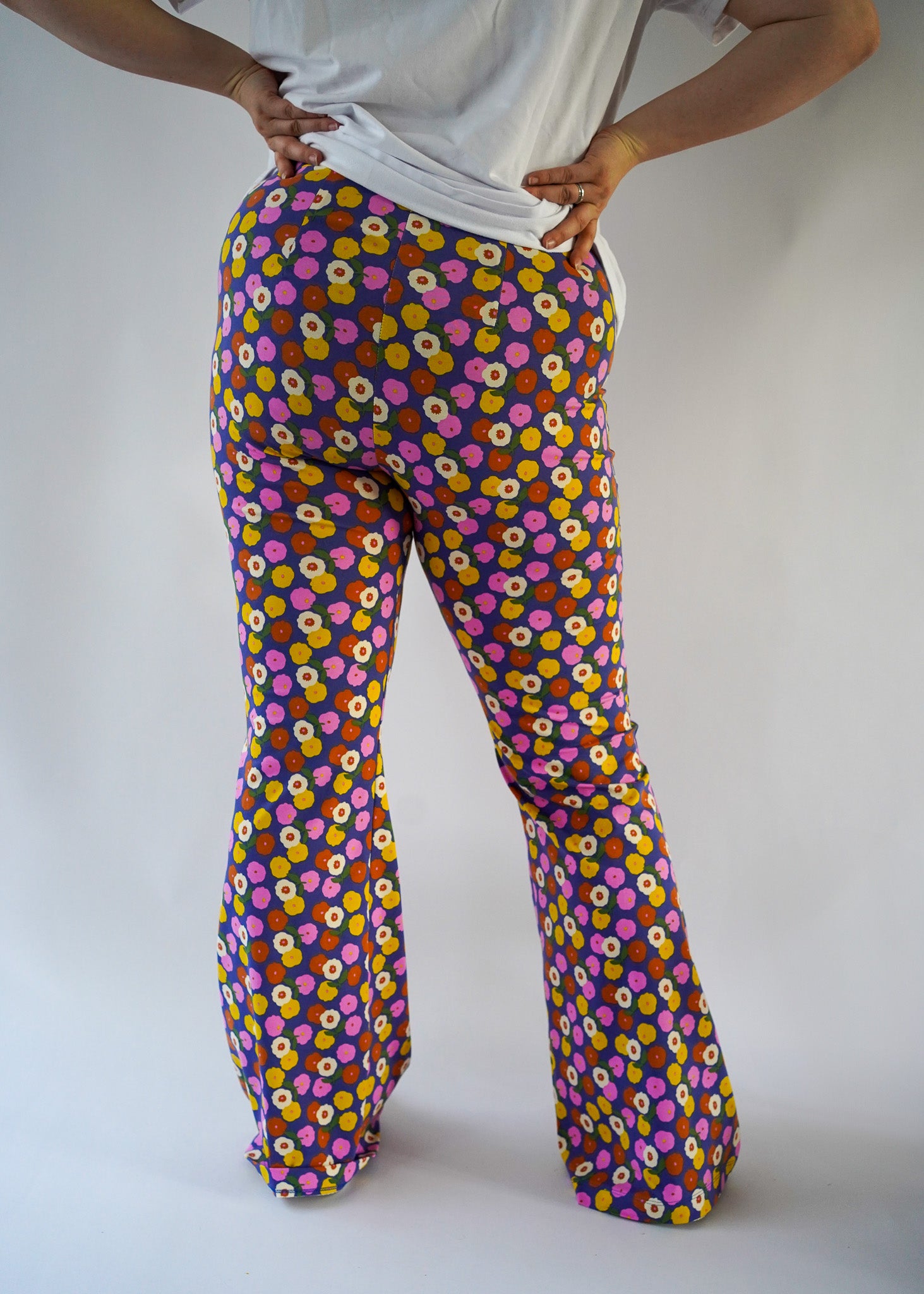 Flared Kaat | Cobalt flowers