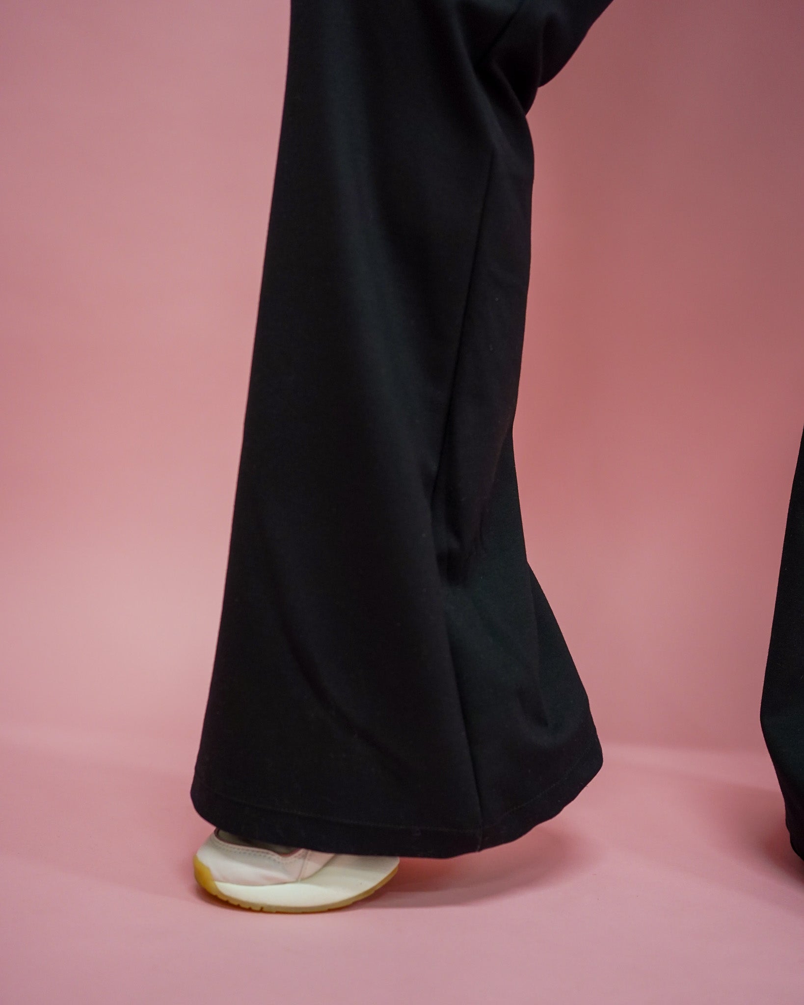 Noor Flared | Zwart