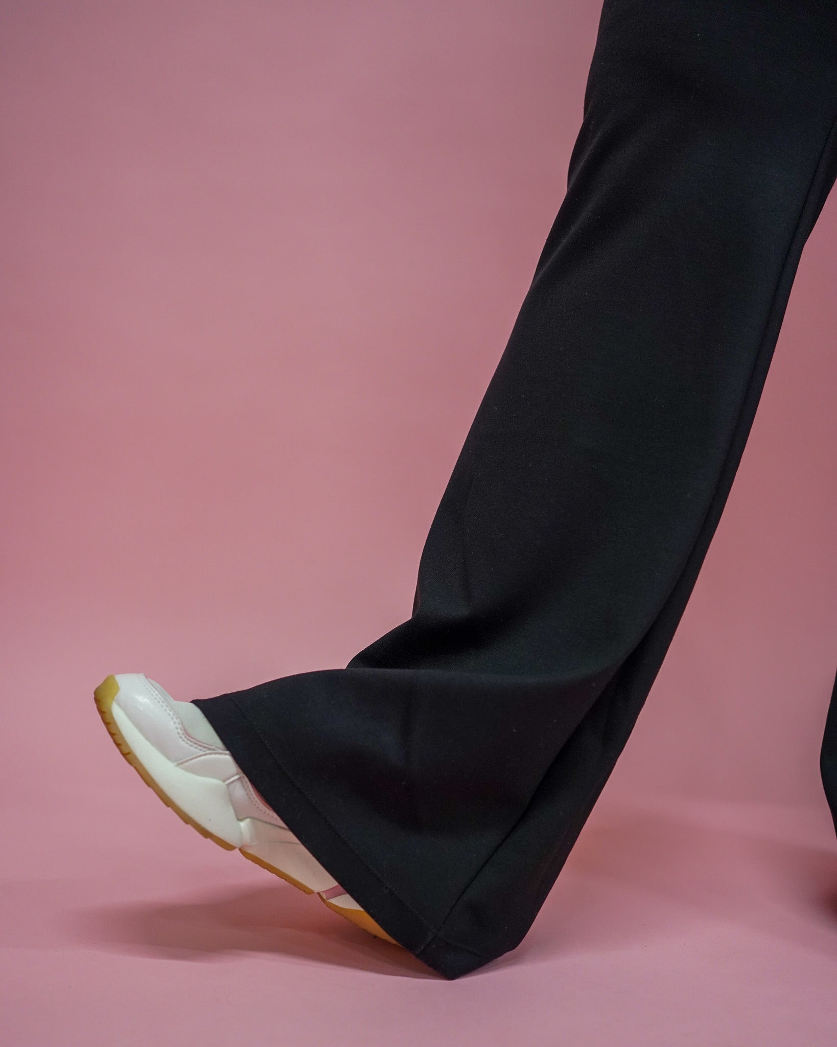 Noor Flared | Zwart