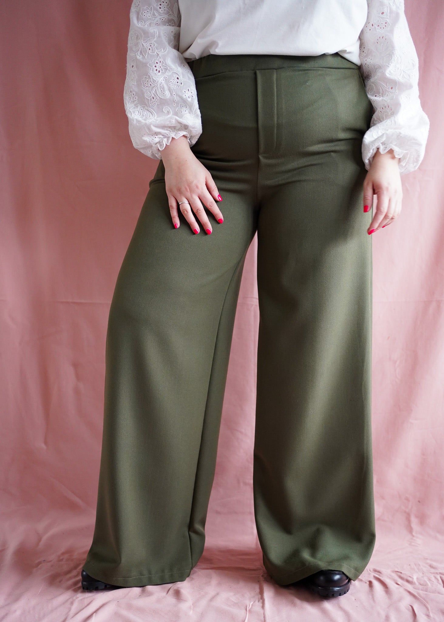 Sanne (legergroen) pull-on wide leg pantalon