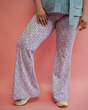 Flared Kaat | Lila bloemen