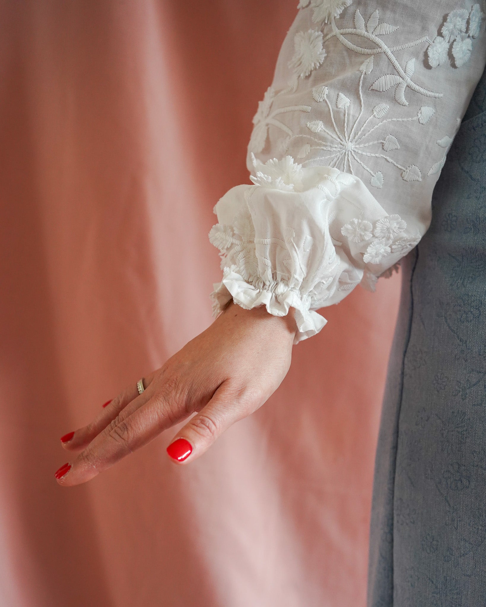 Vicky (white flowers) top