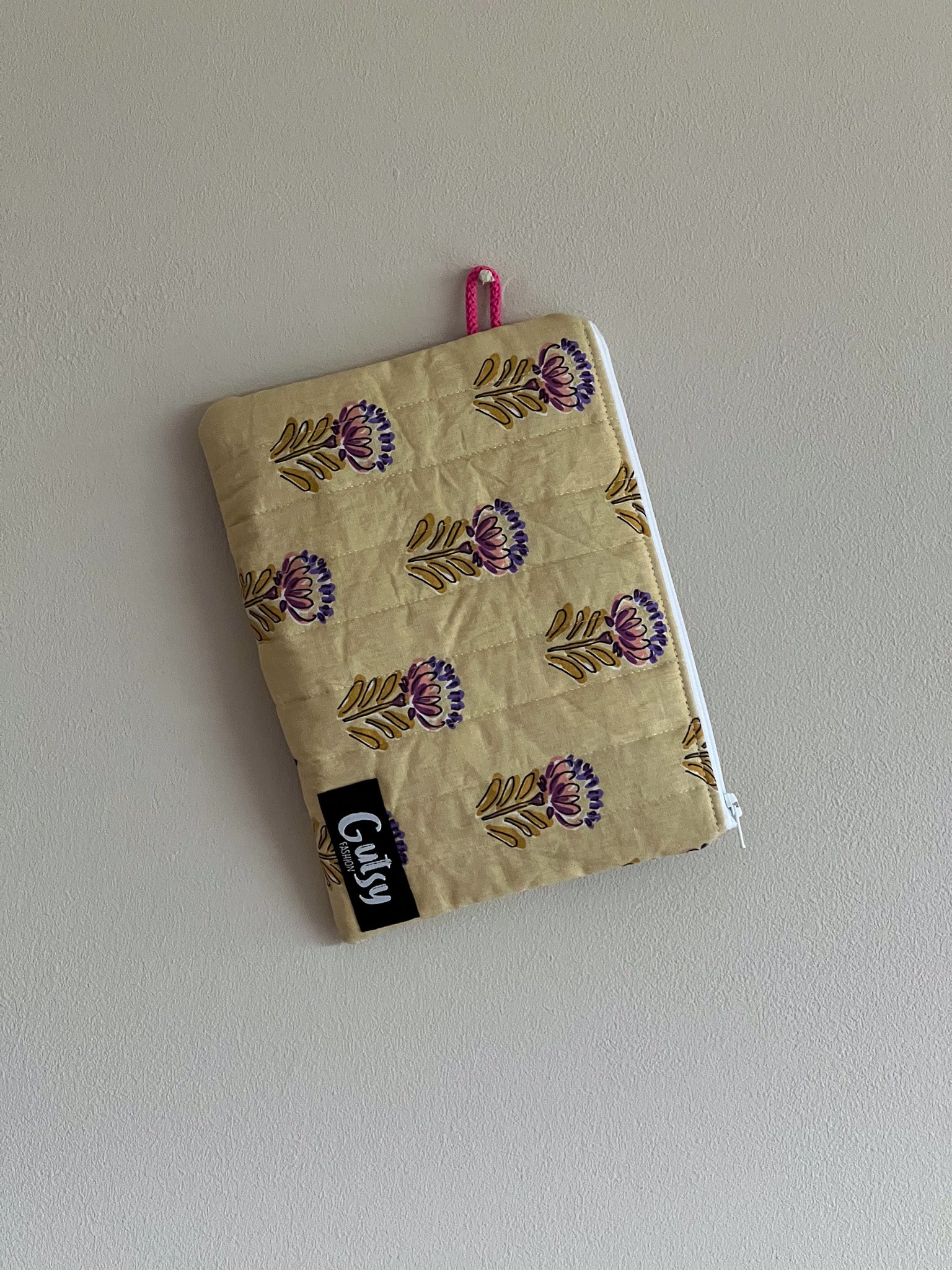 Etui | Yellow flowers