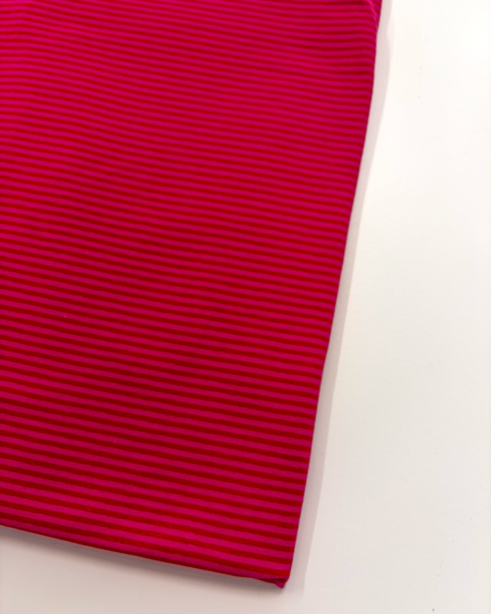 Newborn broekje | Streep rood/roze