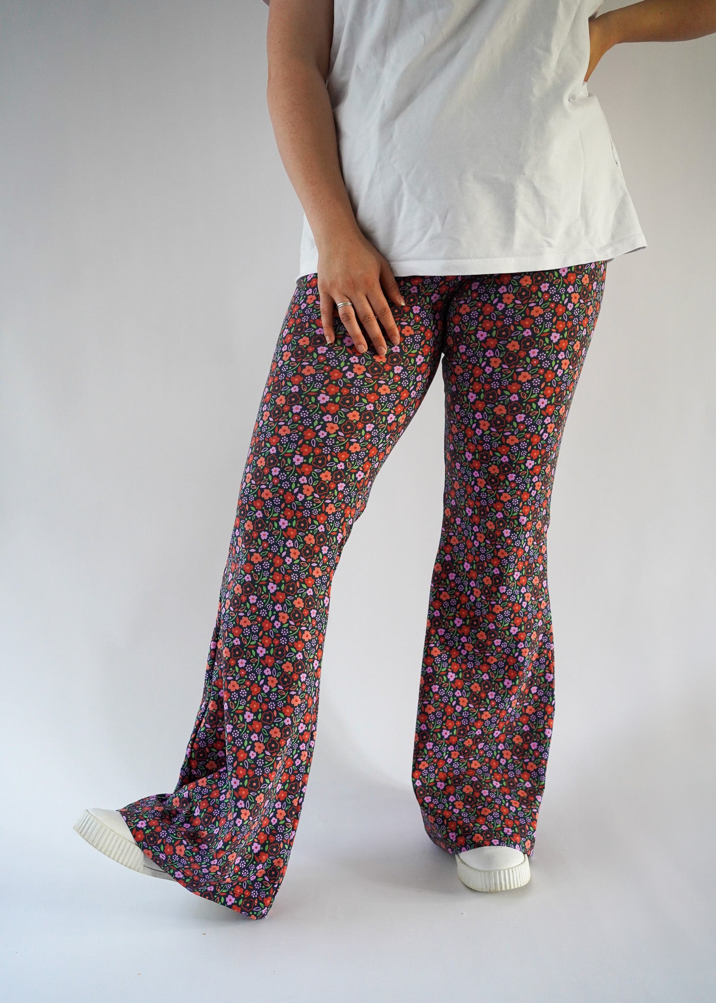 Flared Kaat | Navy bloemen
